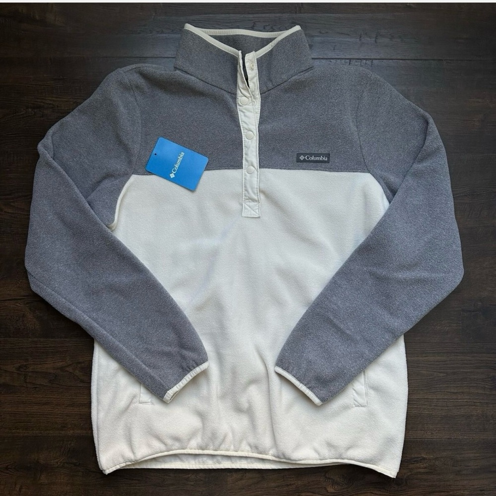 WOMENS FLEECE
NWT!